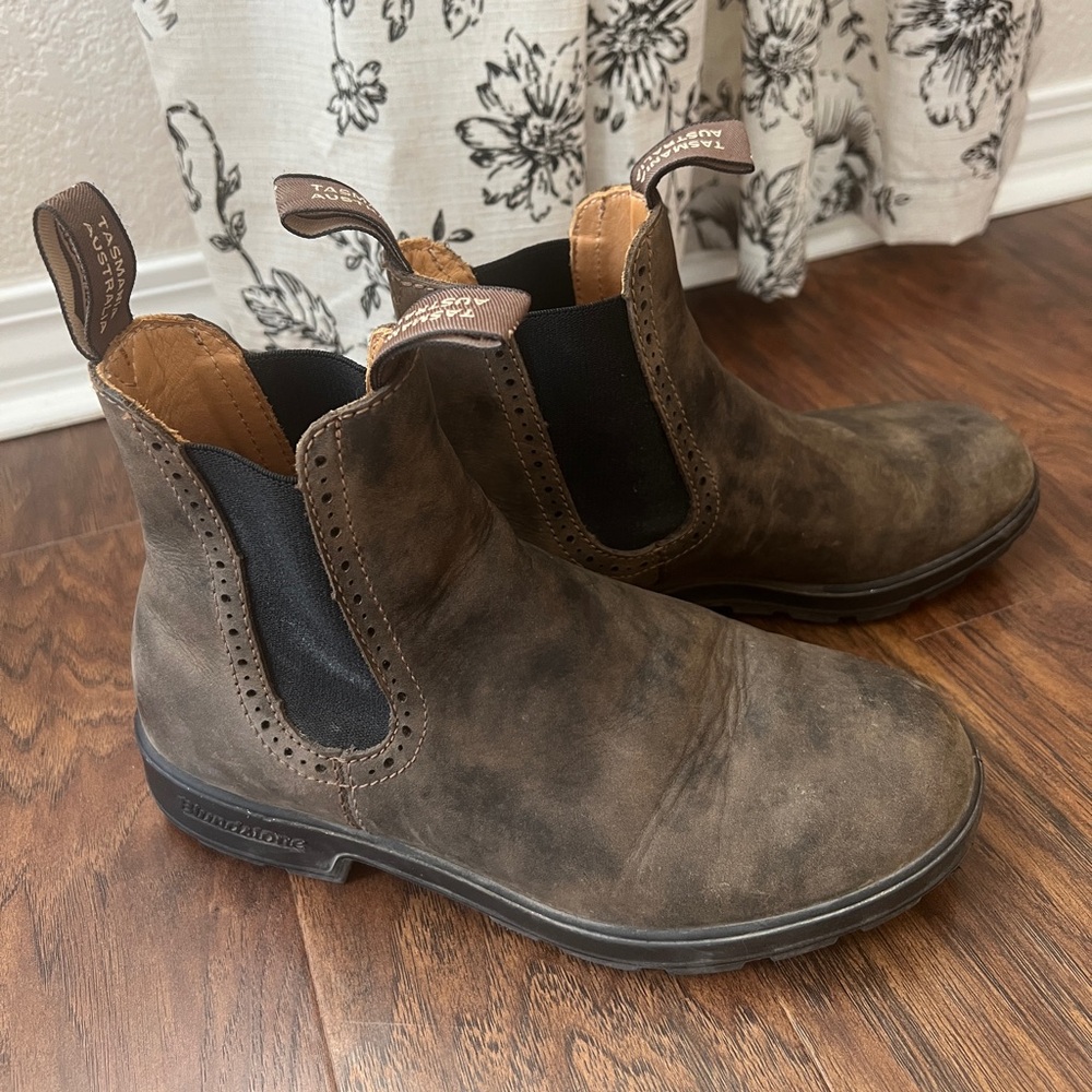 Womens rustic brown blundstones